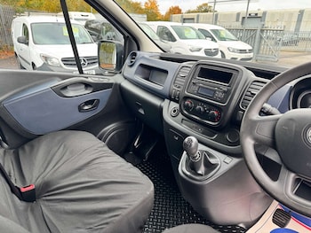 Used Vauxhall Vivaro 2019 for sale - 76339947: Photo 2