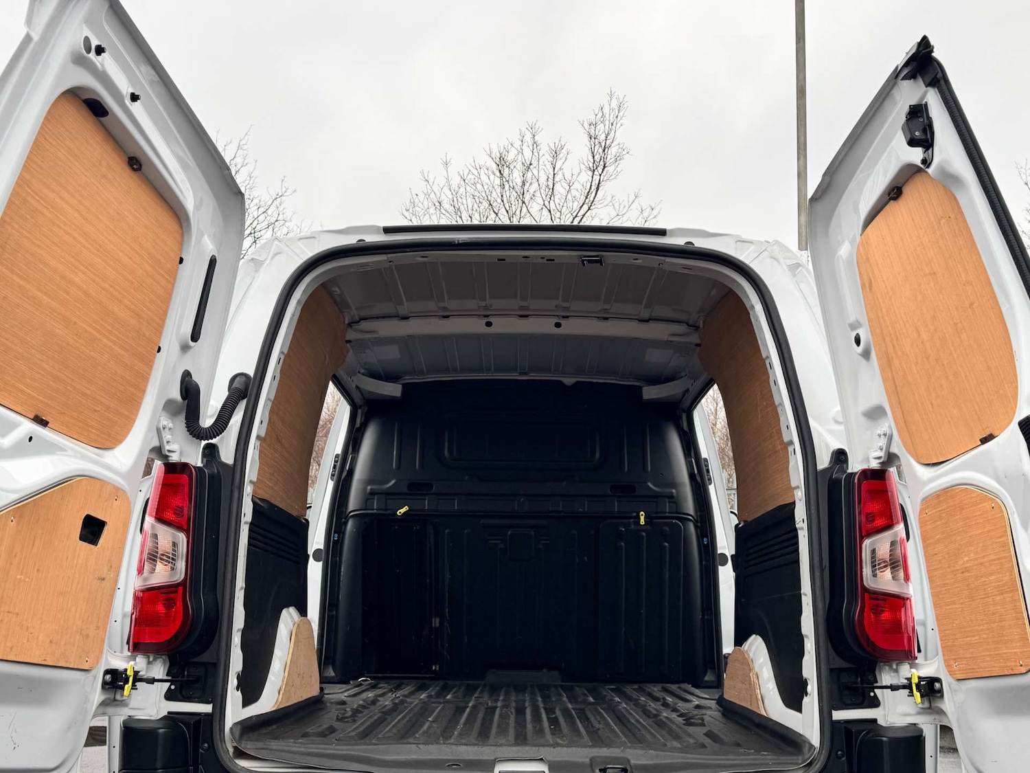 Used Toyota ProAce 2022 for sale - 76949880: Photo 25