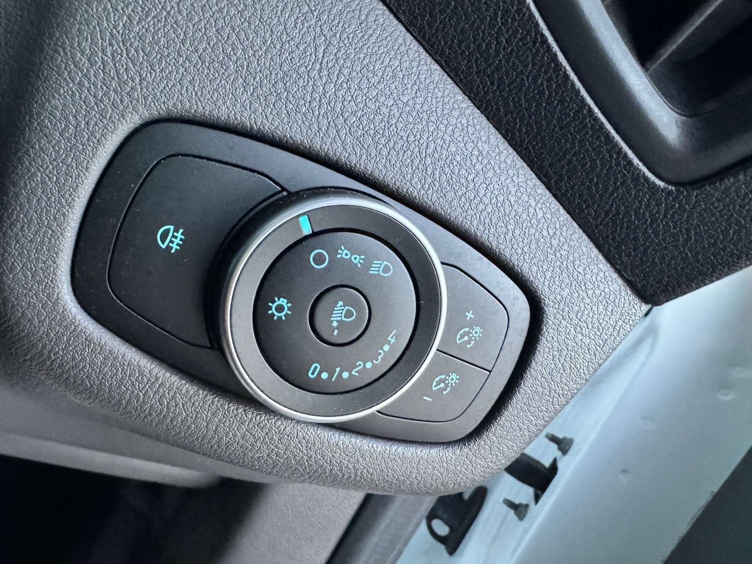 Used Ford Transit Connect 2020 for sale - 76642986: Photo 18