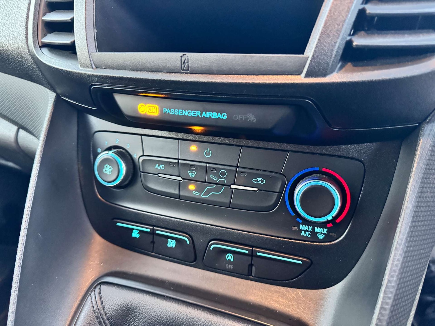 Used Ford Transit Connect 2020 for sale - 76642986: Photo 19