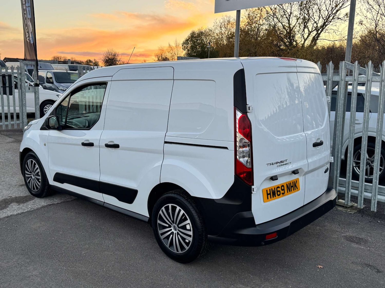 Used Ford Transit Connect 2020 for sale - 76642986: Photo 37