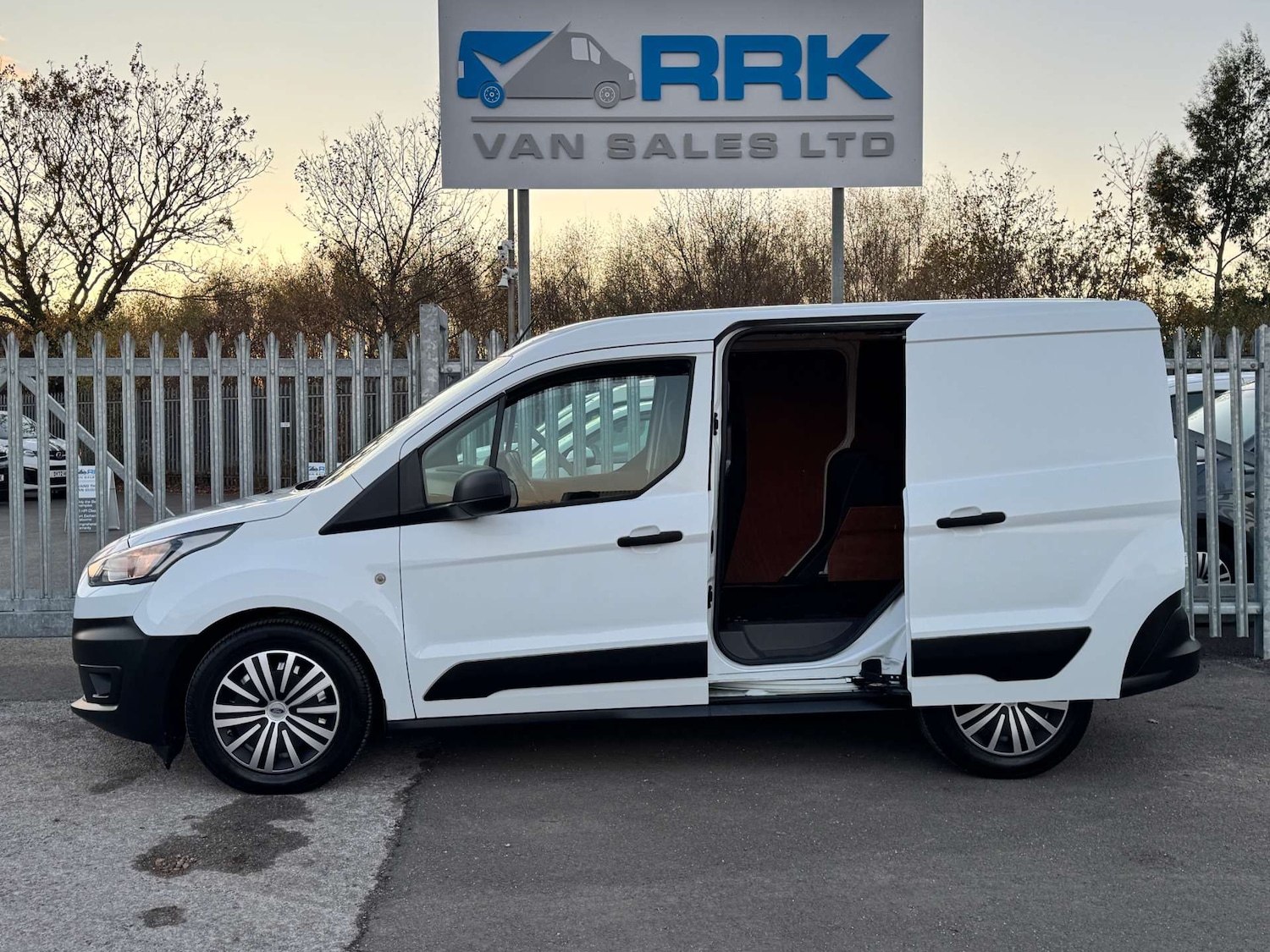 Used Ford Transit Connect 2020 for sale - 76642986: Photo 38