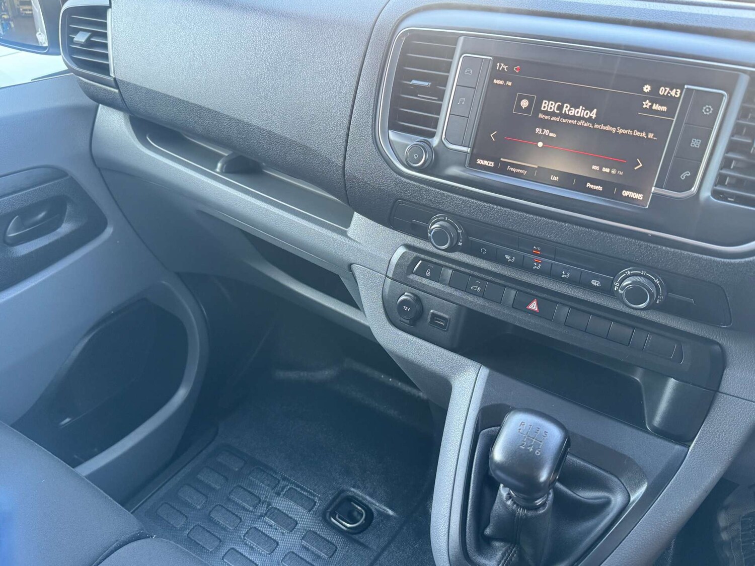 Used Vauxhall Vivaro 2022 for sale - 76363900: Photo 9