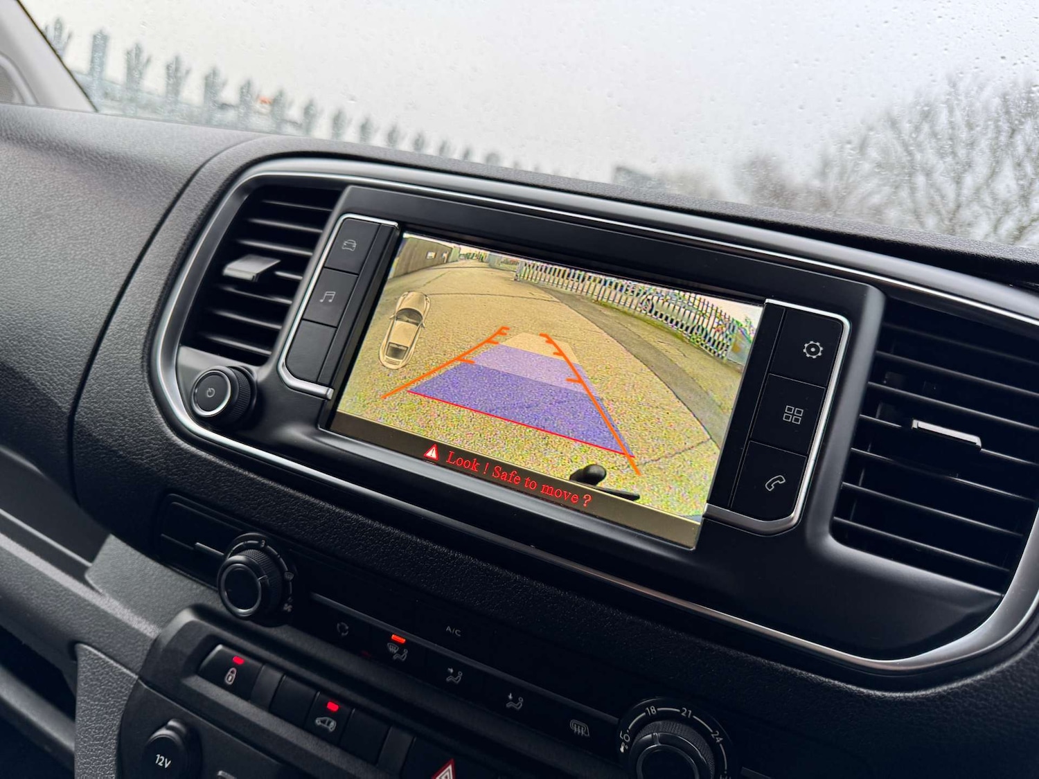 Used Vauxhall Vivaro 2022 for sale - 77245604: Photo 2