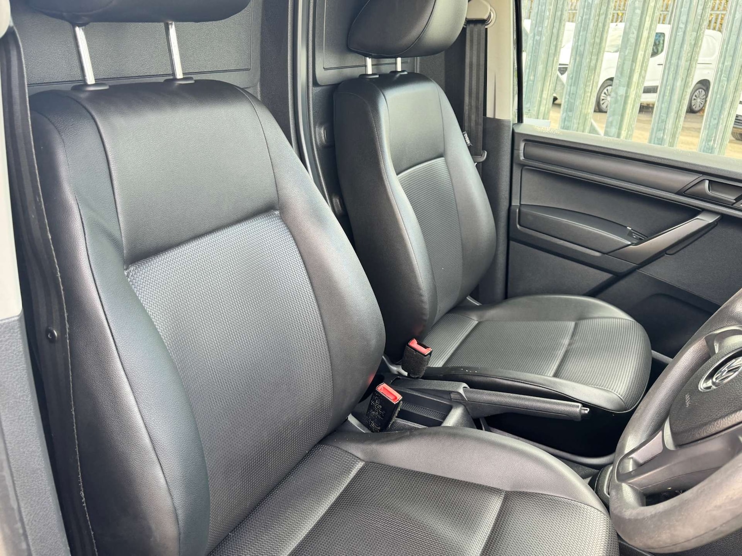 Used Volkswagen Caddy Maxi 2016 for sale - 77656604: Photo 22