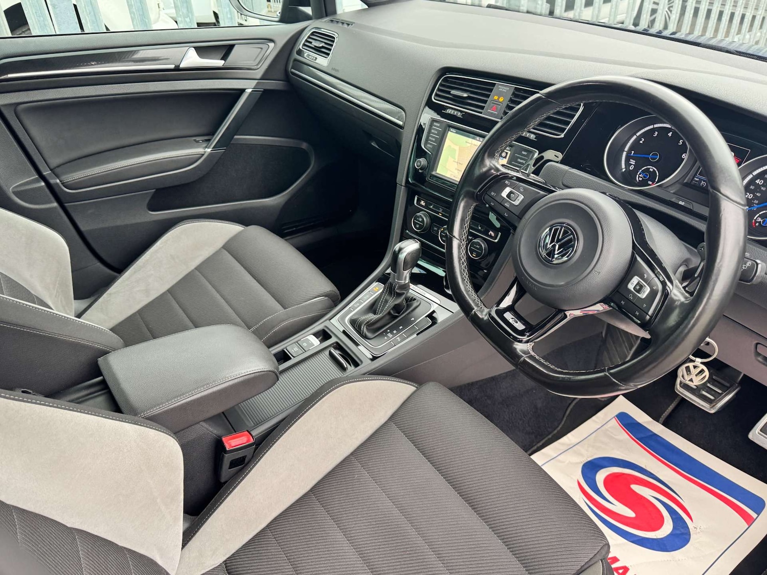 Used Volkswagen Golf 2017 for sale - 76280353: Photo 23