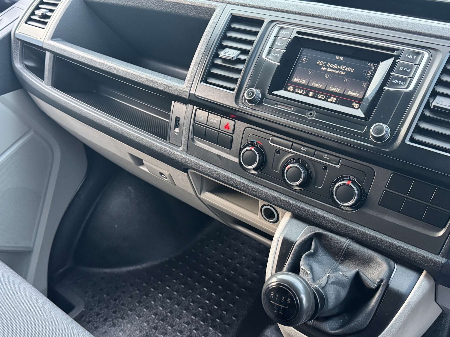 Used Volkswagen Transporter 2018 for sale - 77201554: Photo 16