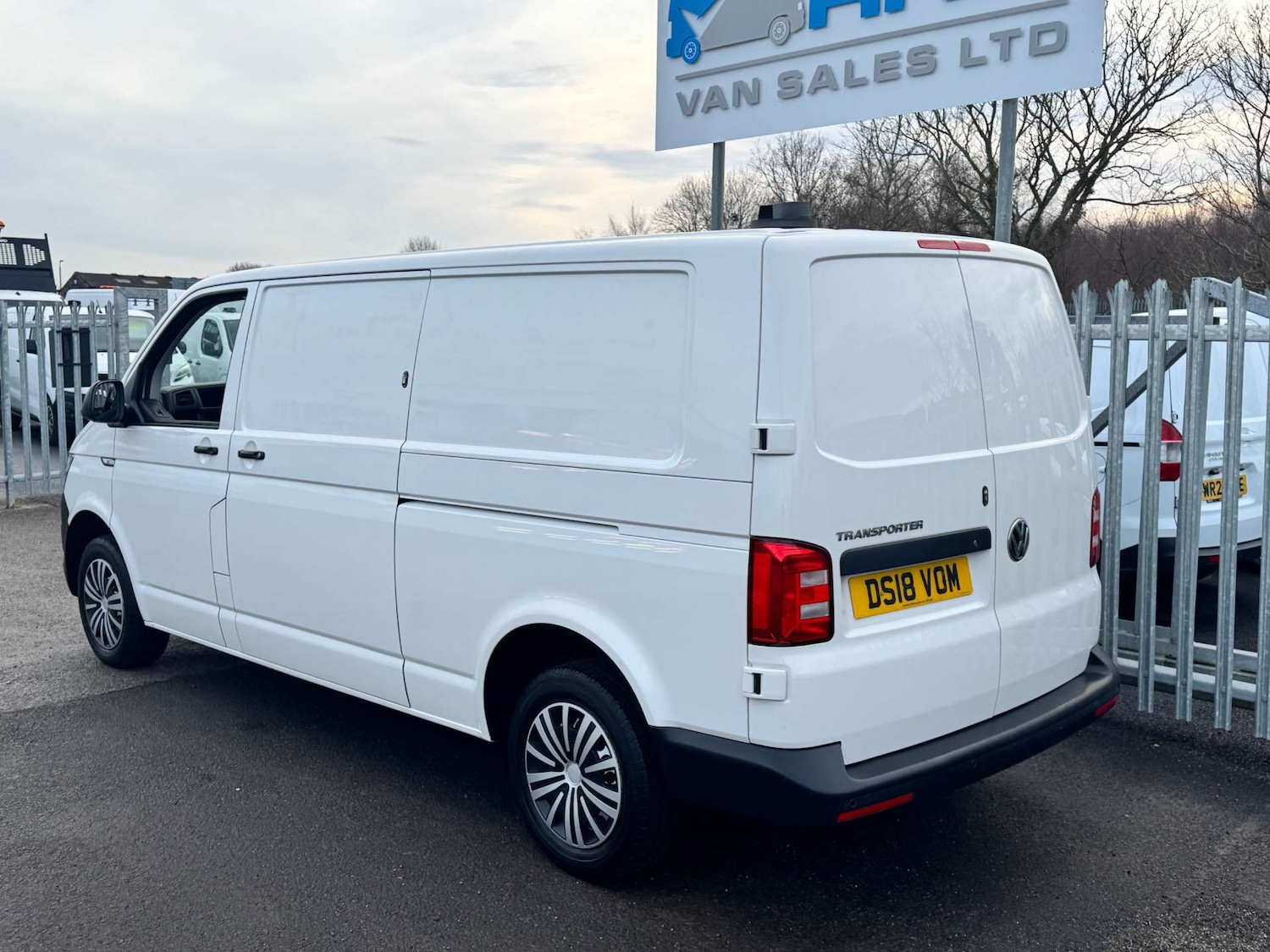 Used Volkswagen Transporter 2018 for sale - 77201554: Photo 28