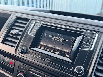 Used Volkswagen Transporter 2018 for sale - 77201554: Photo