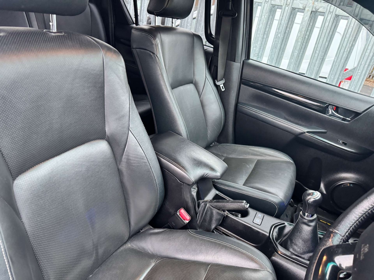 Used Toyota Hilux 2019 for sale - 77299351: Photo 11