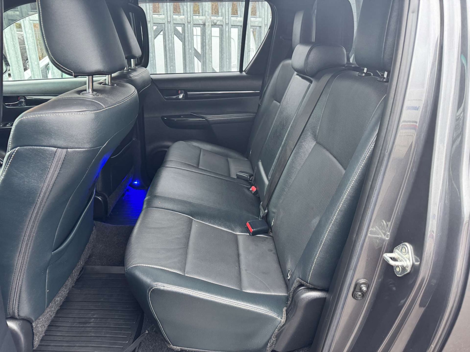 Used Toyota Hilux 2019 for sale - 77299351: Photo 24