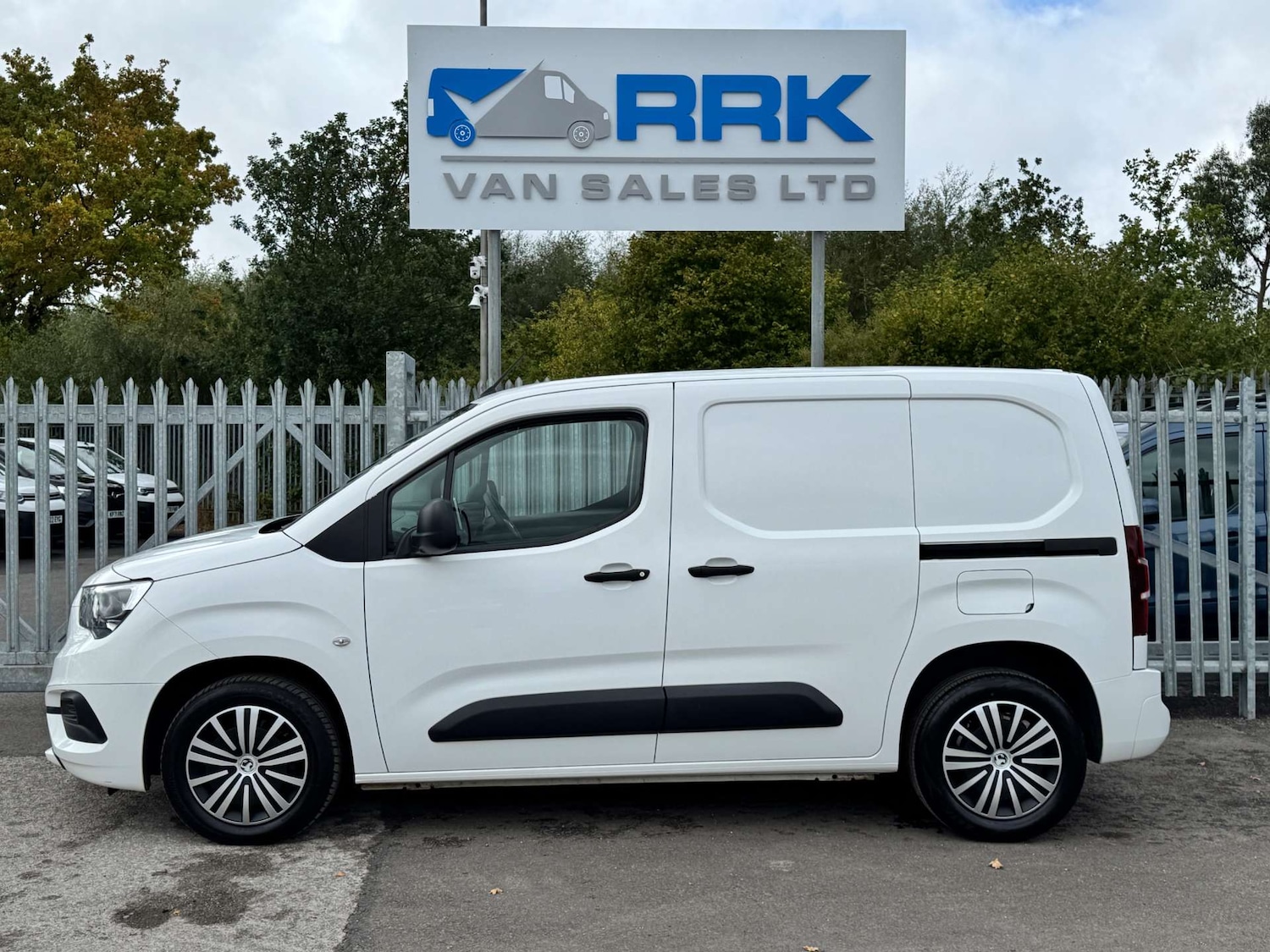 Used Vauxhall Combo 2020 for sale - 76402678: Photo 3