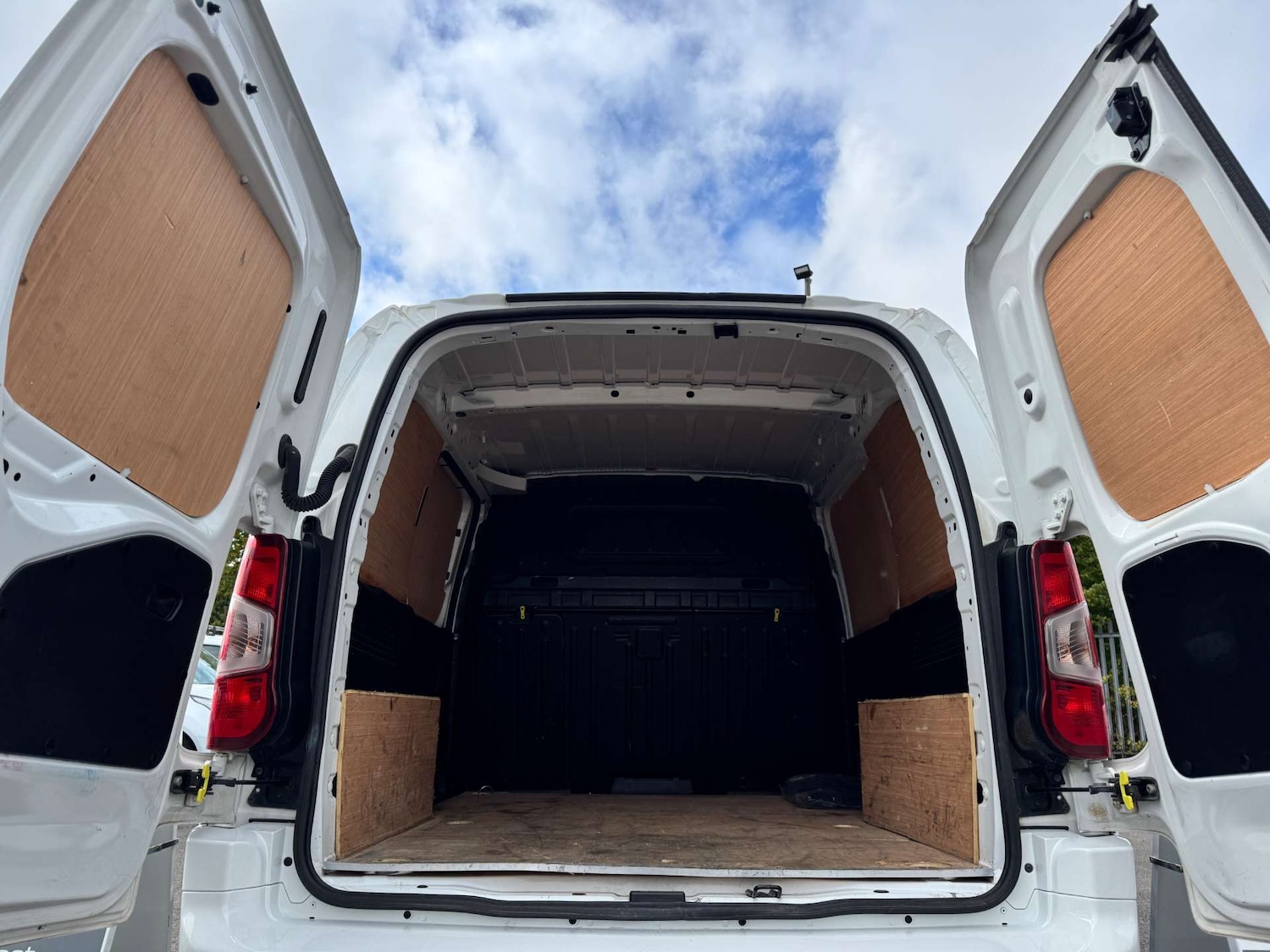 Used Vauxhall Combo 2020 for sale - 76402678: Photo 33