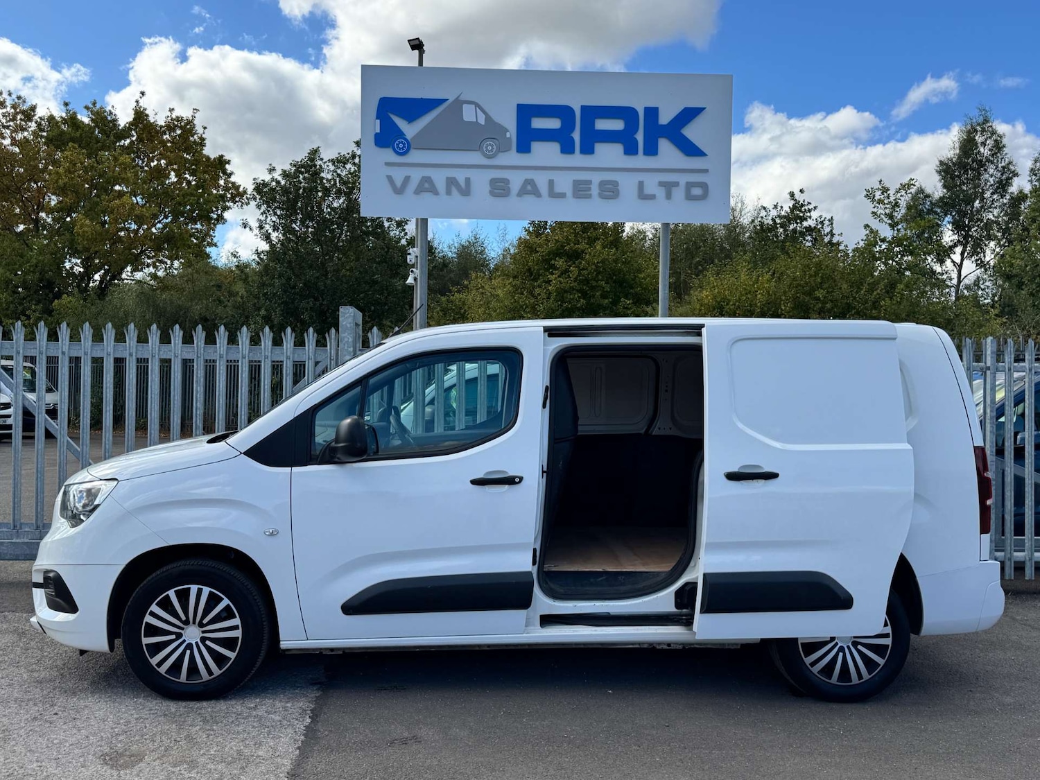 Used Vauxhall Combo 2020 for sale - 76243320: Photo 3