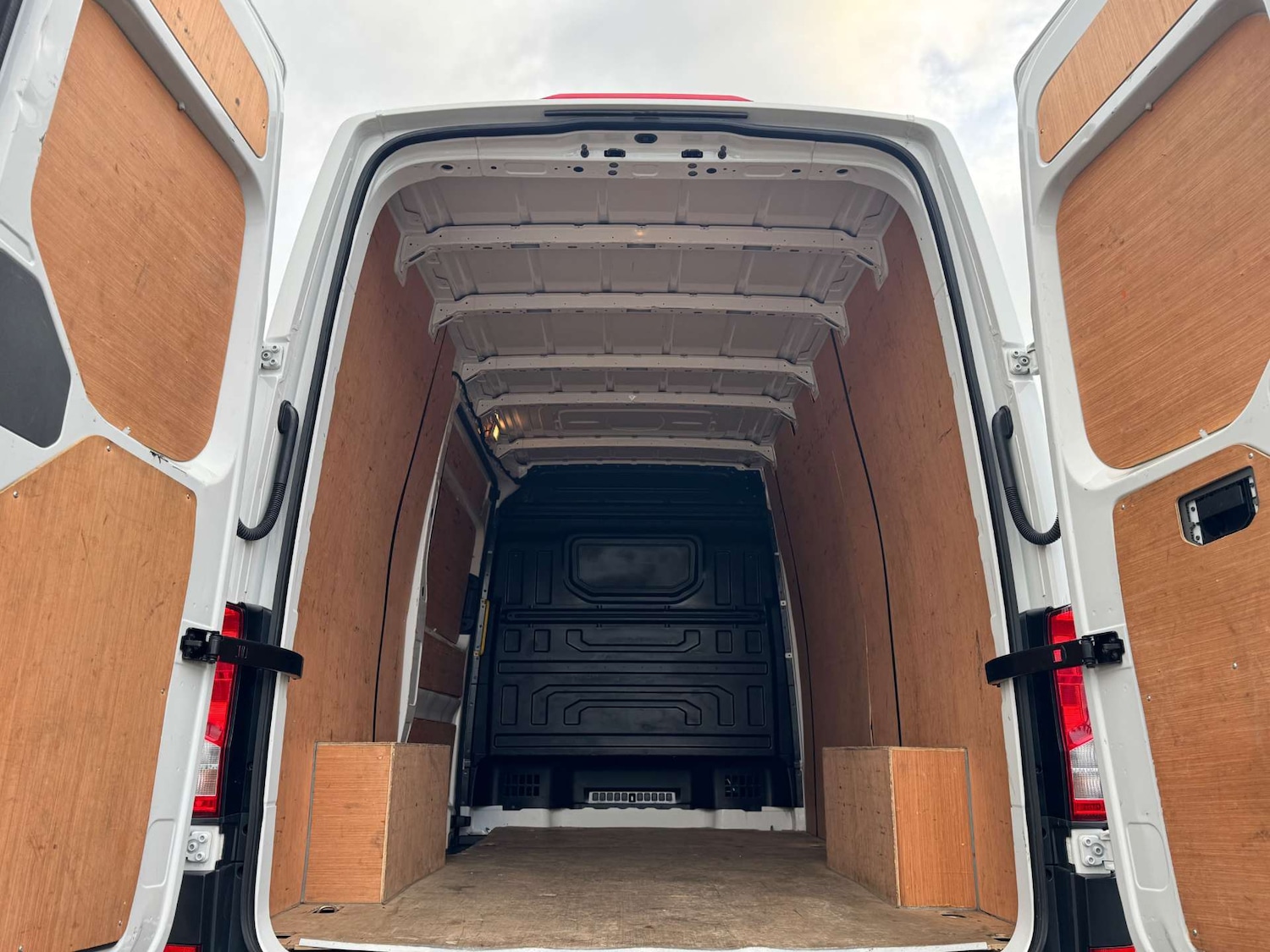 Used Volkswagen Crafter 2023 for sale - 78011083: Photo 3