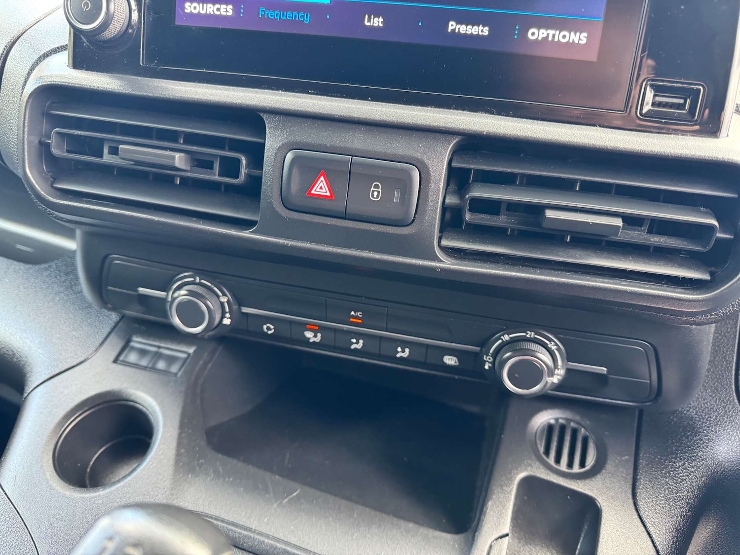 Used Peugeot Partner 2021 for sale - 76600990: Photo 15