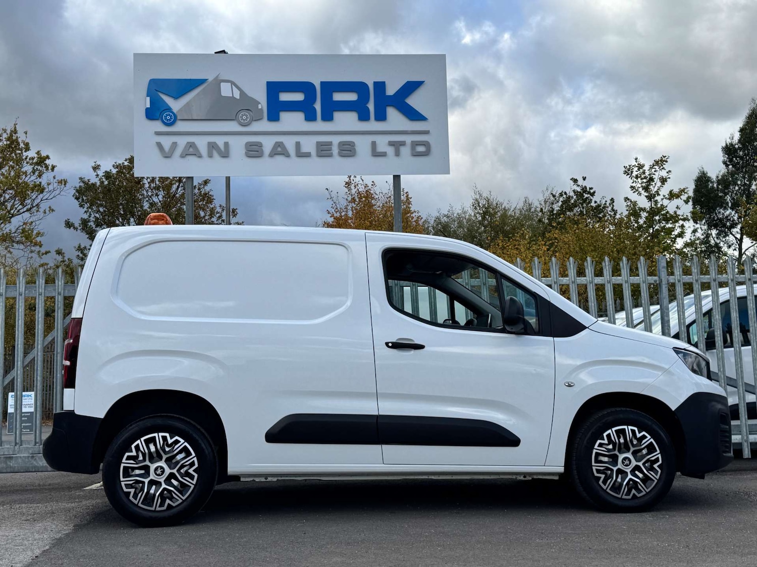 Used Peugeot Partner 2021 for sale - 76600990: Photo 2