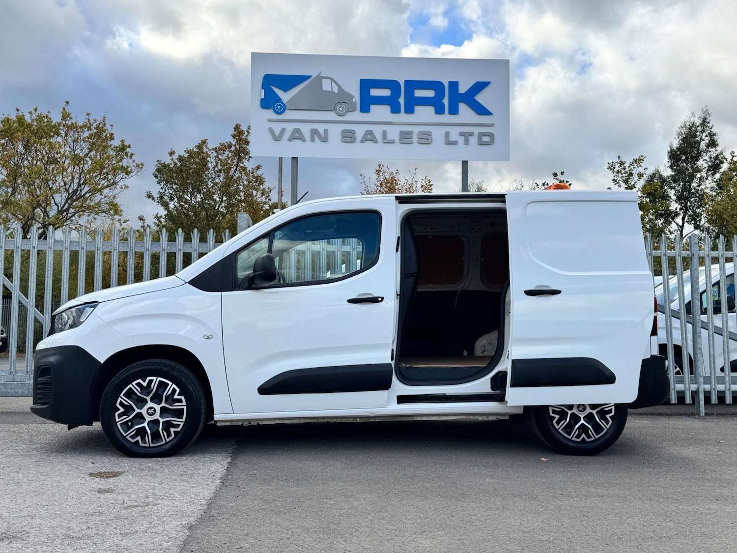 Used Peugeot Partner 2021 for sale - 76600990: Photo 26