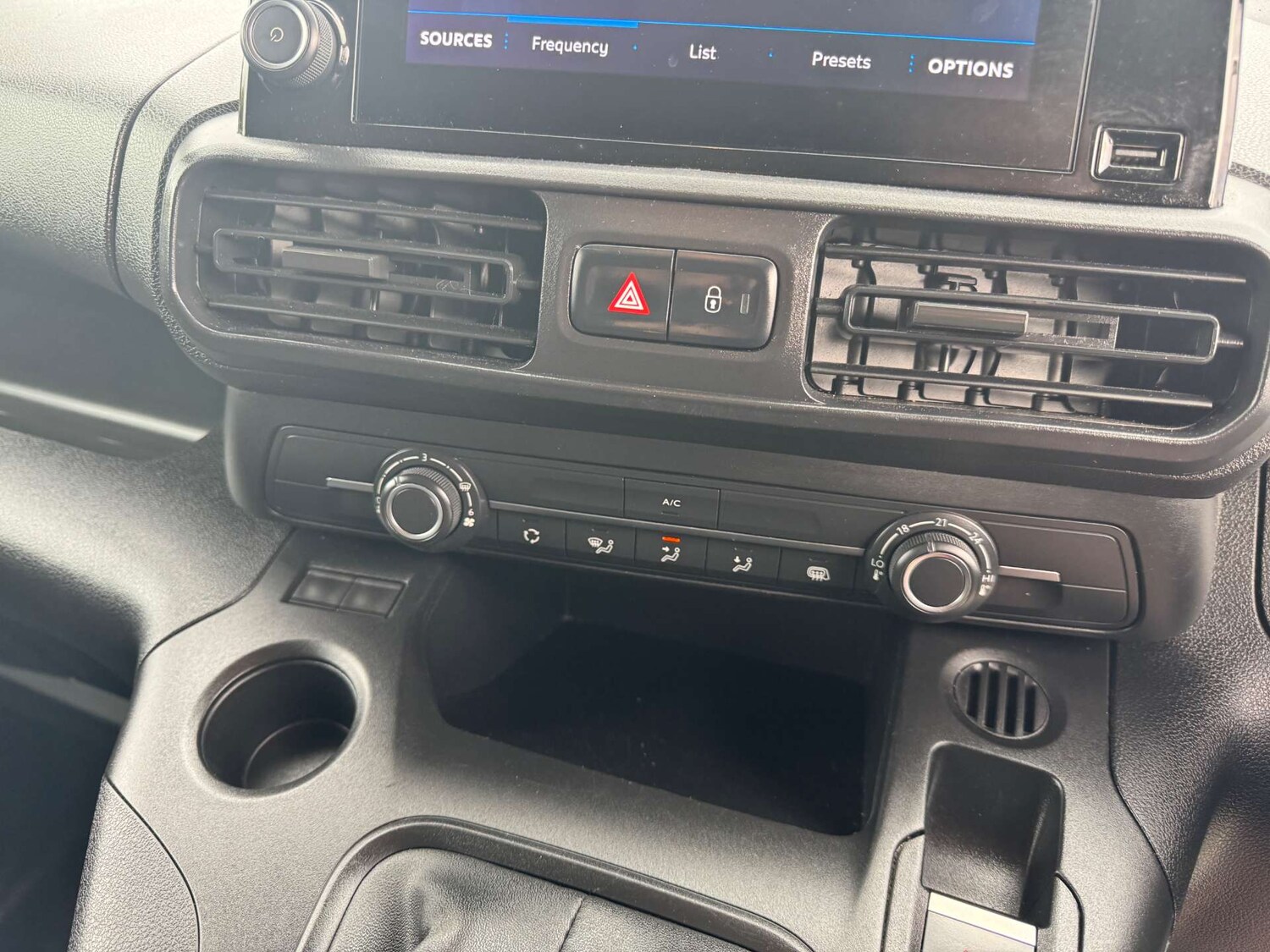 Used Peugeot Partner 2021 for sale - 76402692: Photo 19