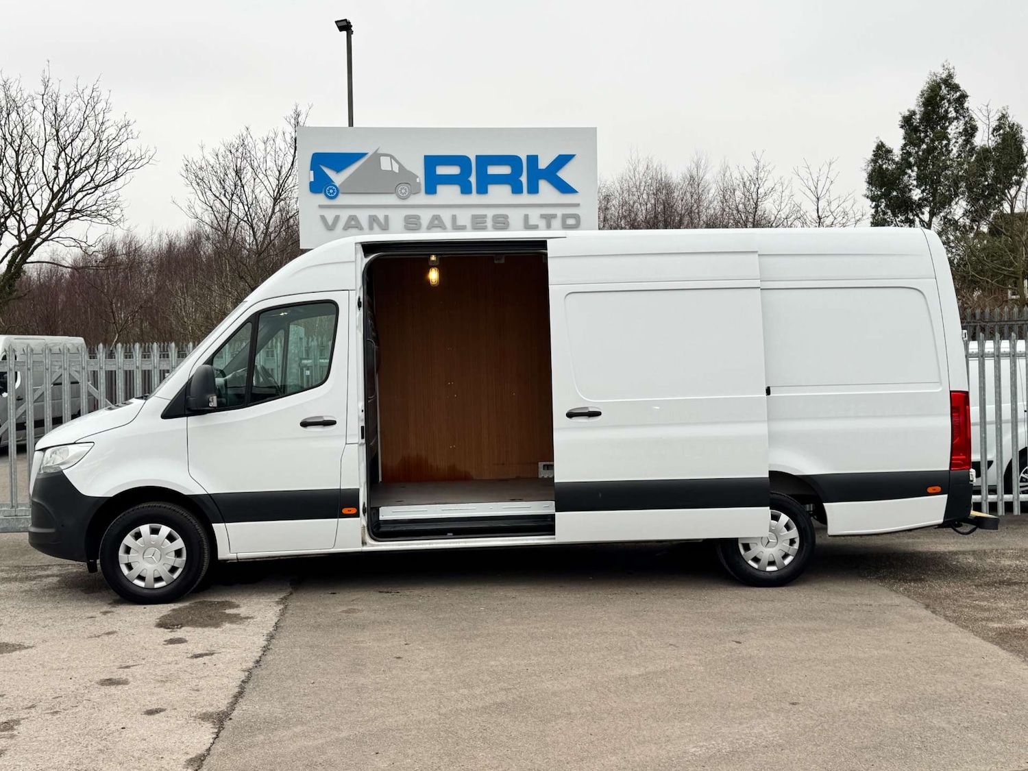 Used Mercedes-Benz Sprinter 2023 for sale - 77422813: Photo 3