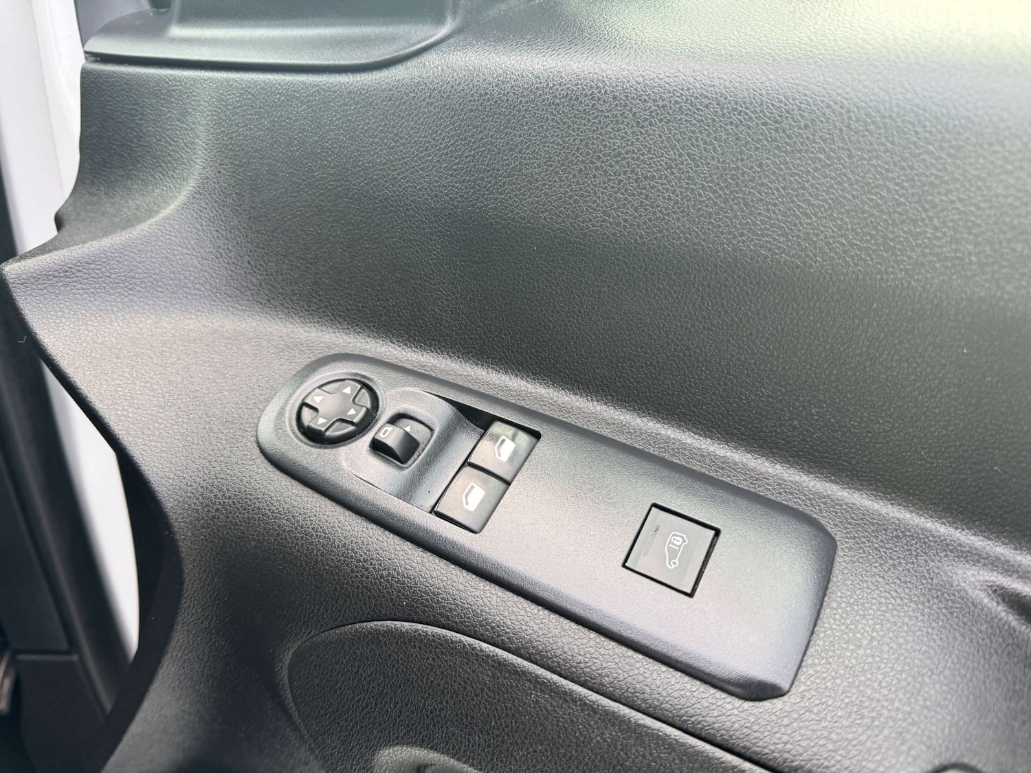 Used Peugeot Partner 2023 for sale - 78011924: Photo 11