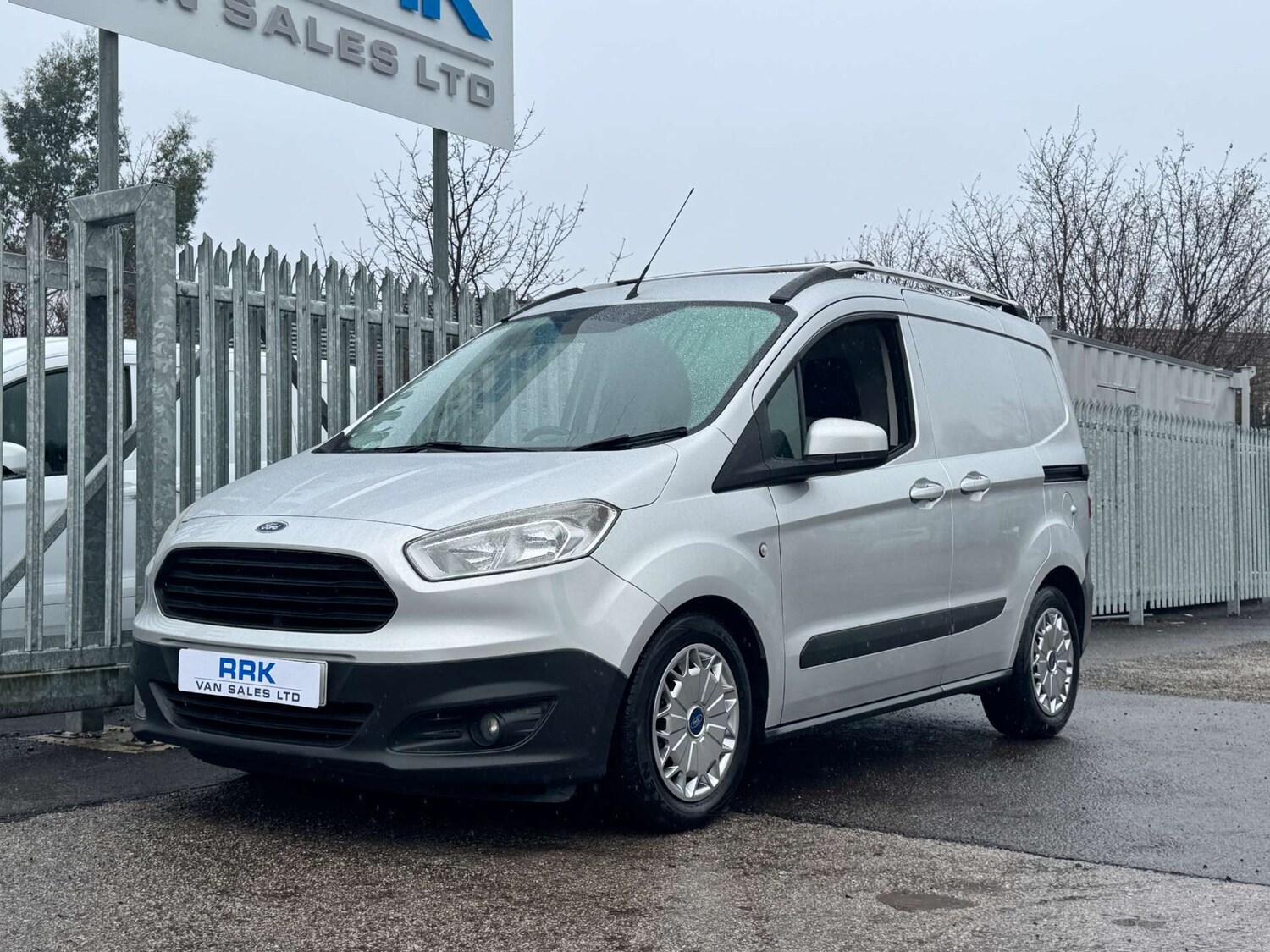 Used Ford Transit Courier 2017 for sale - 77245607: Photo 24
