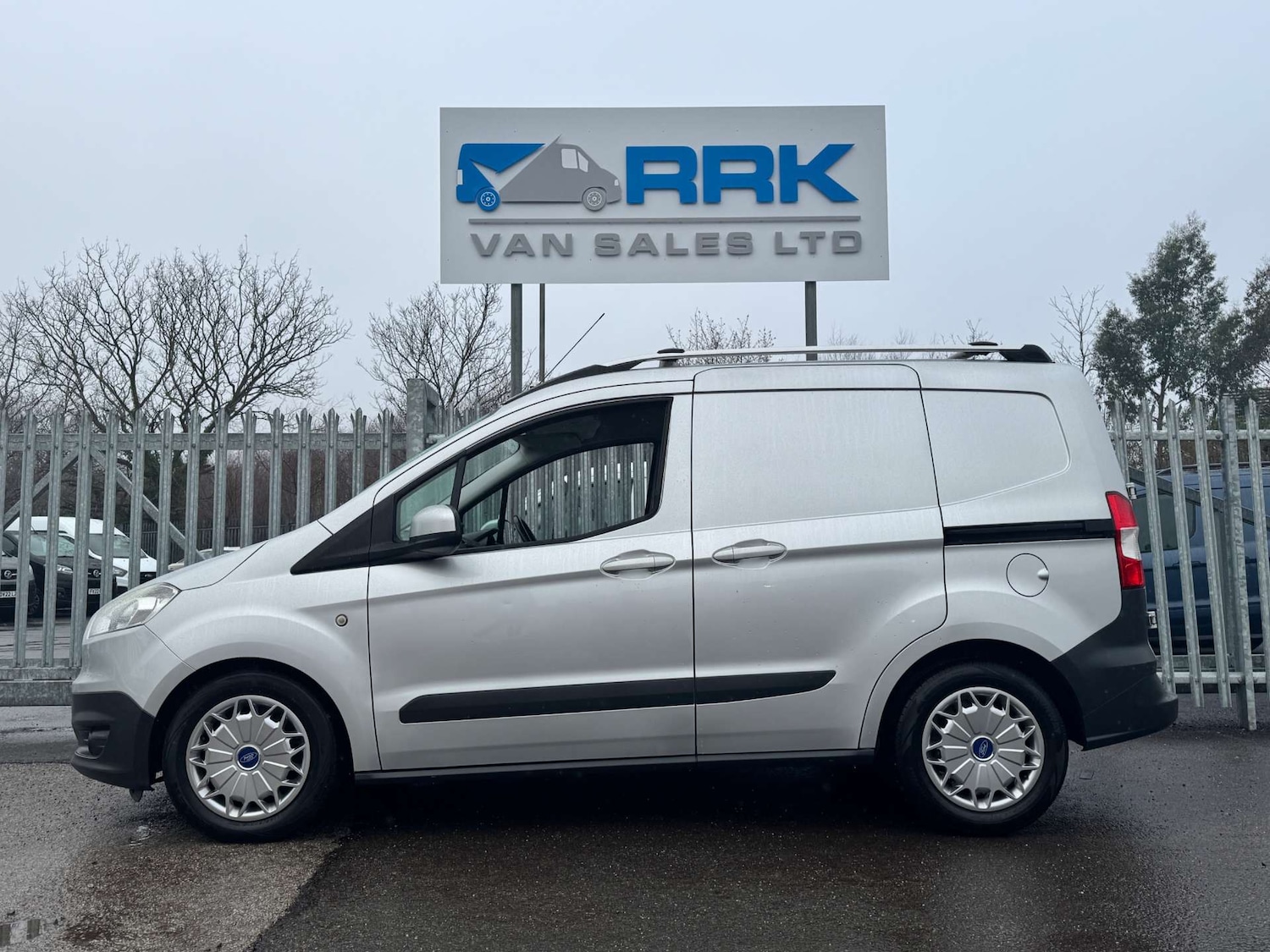 Used Ford Transit Courier 2017 for sale - 77245607: Photo 5