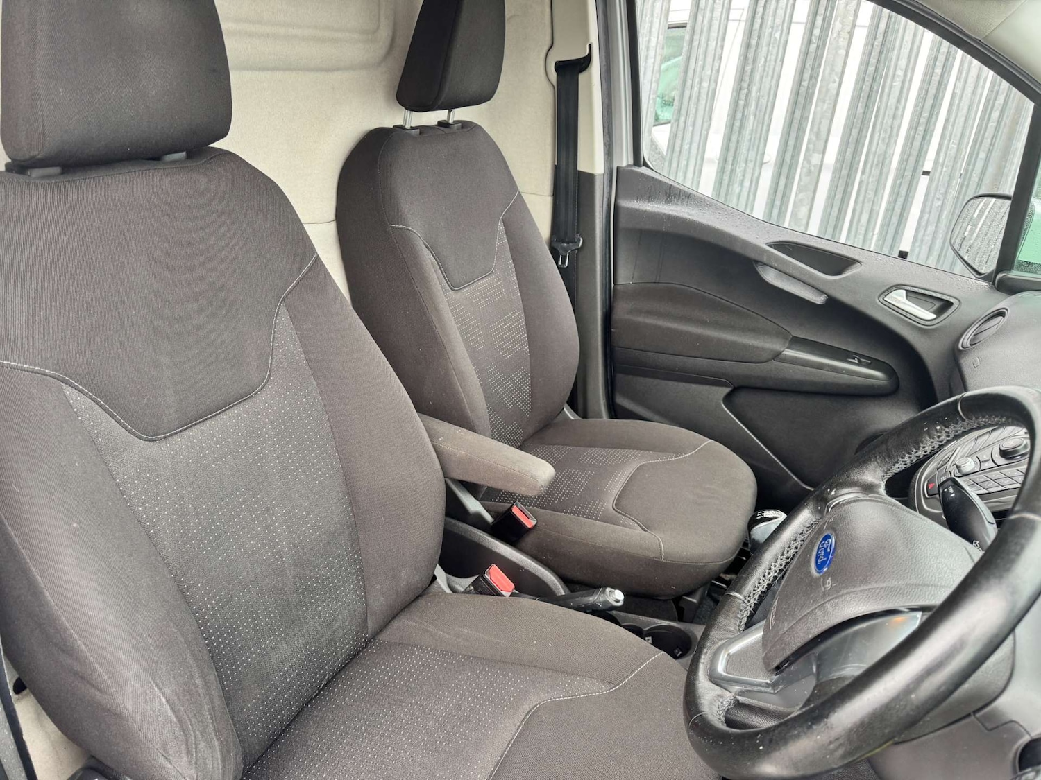 Used Ford Transit Courier 2017 for sale - 77245607: Photo 8