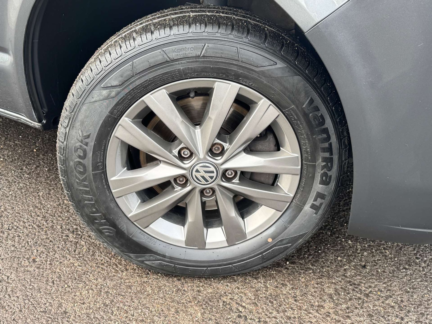 Used Volkswagen Transporter 2022 for sale - 76601191: Photo 2