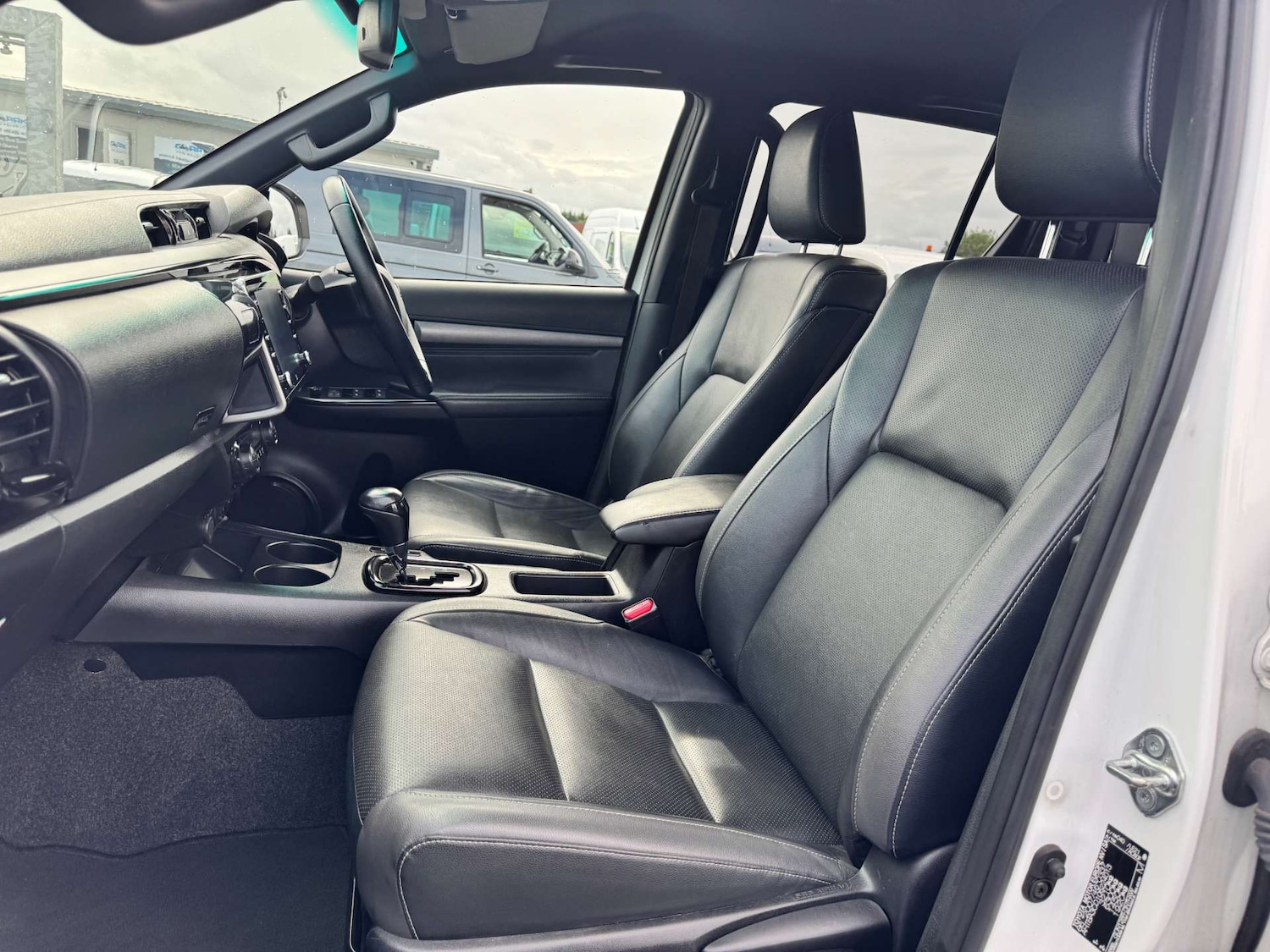 Used Toyota Hilux 2022 for sale - 77112879: Photo 24