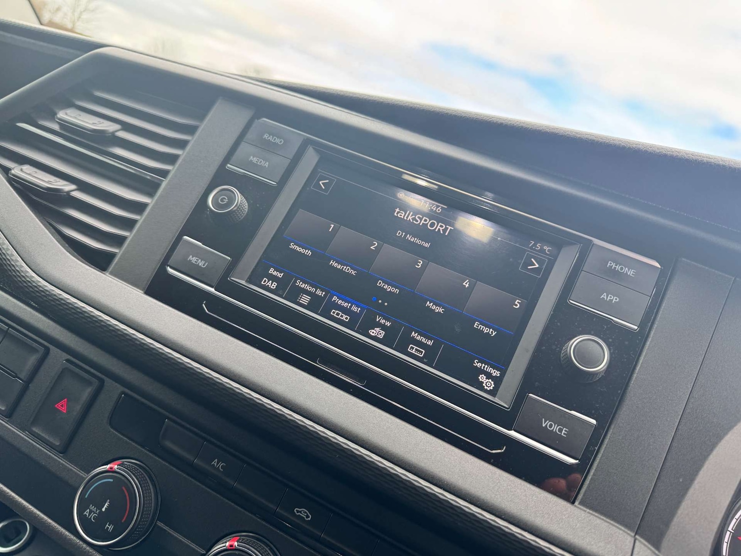 Used Volkswagen Transporter 2023 for sale - 77702640: Photo 6