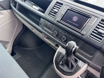 Used Volkswagen Transporter 2018 for sale - 79206060: Photo