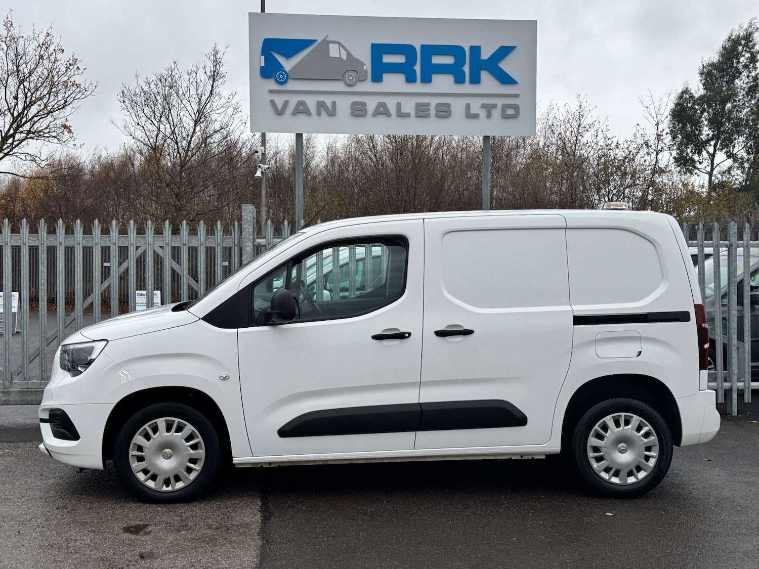 Used Vauxhall Combo 2020 for sale - 76767898: Photo 2