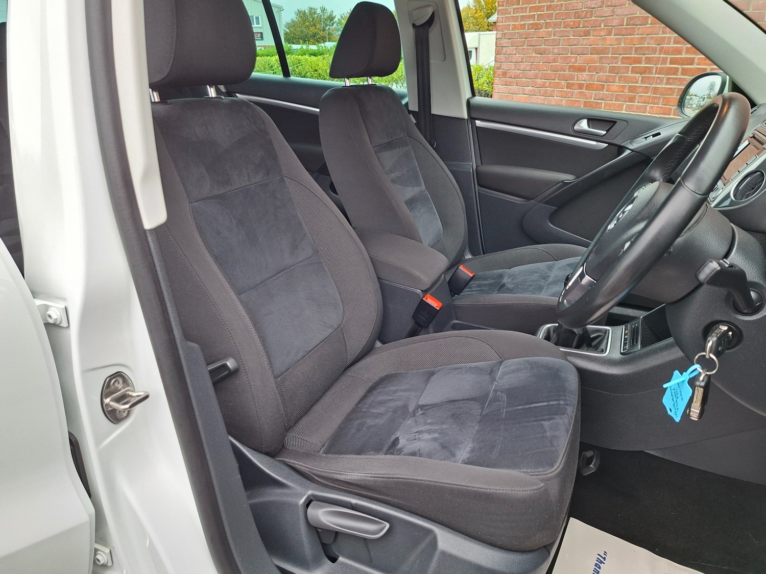 Used Volkswagen Tiguan 2015 for sale - 76274874: Photo 11