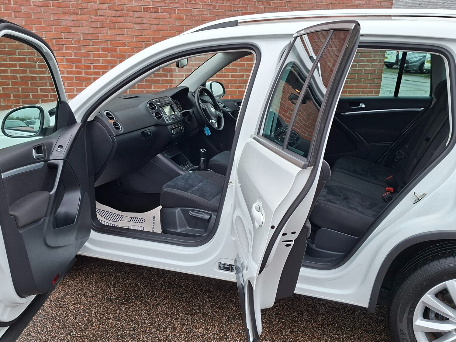 Used Volkswagen Tiguan 2015 for sale - 76274874: Photo 14