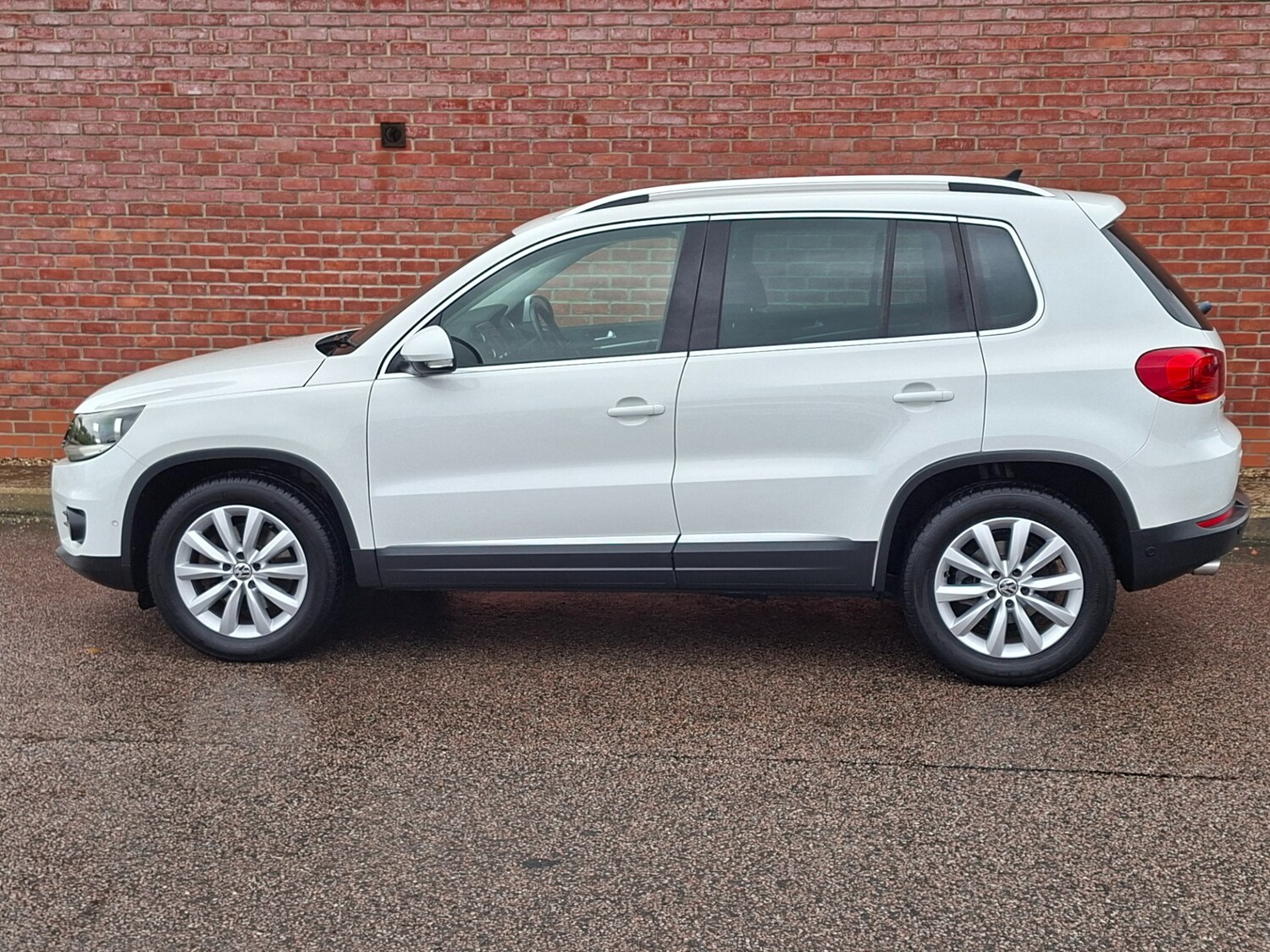 Used Volkswagen Tiguan 2015 for sale - 76274874: Photo 4