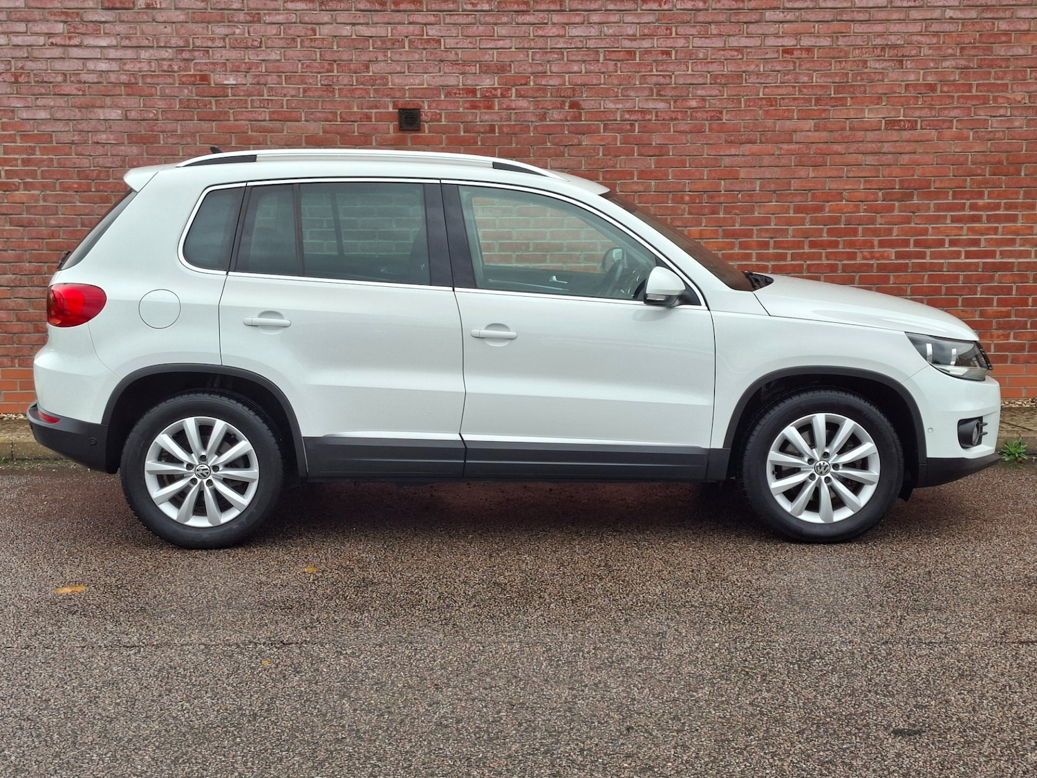 Used Volkswagen Tiguan 2015 for sale - 76274874: Photo 8