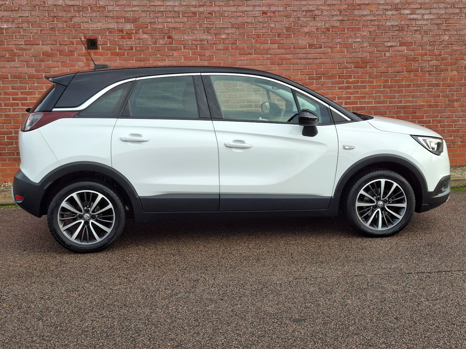 Used Vauxhall Crossland X 2018 for sale - 76735666: Photo 8
