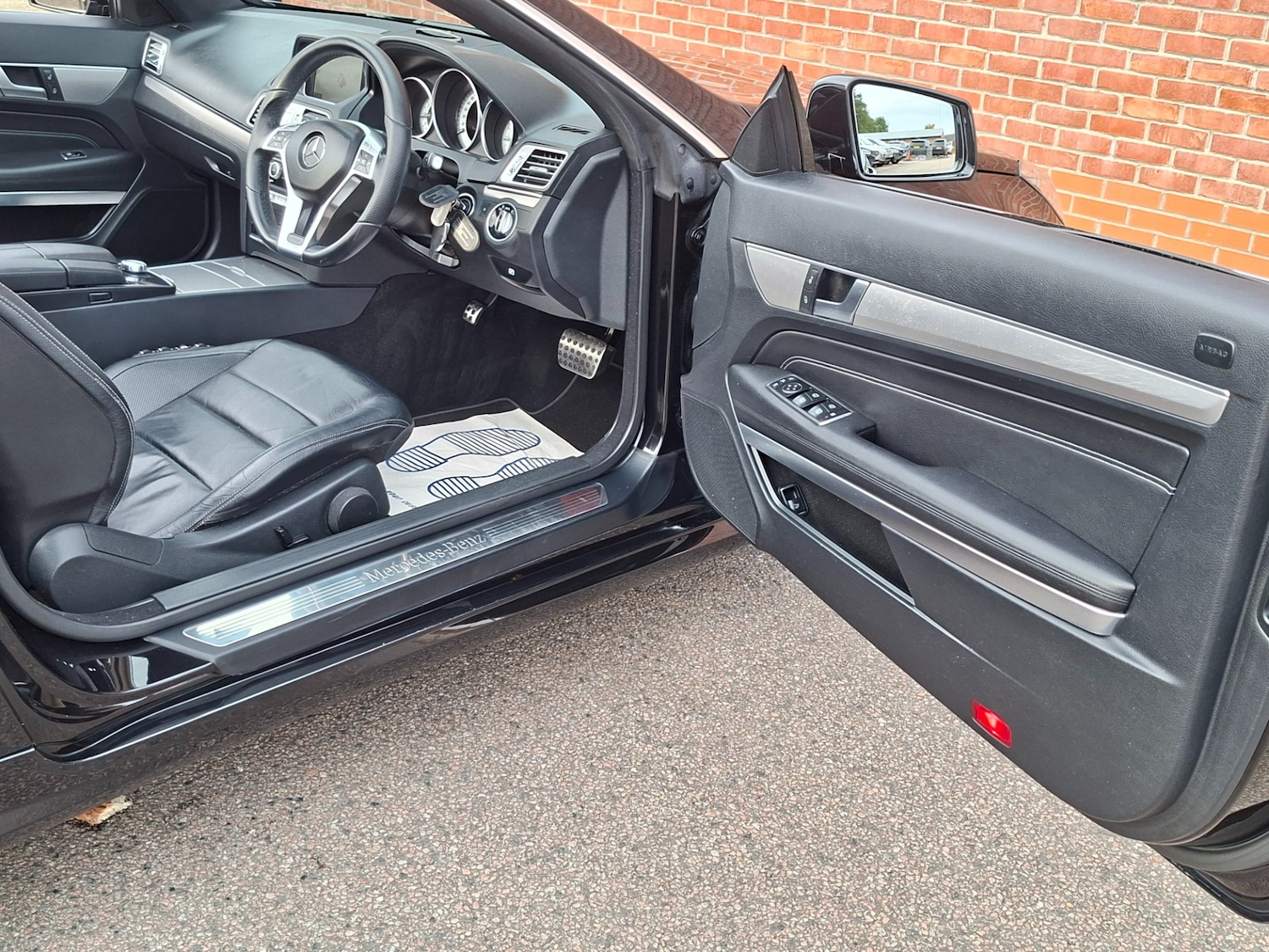 Used Mercedes-Benz E-Class 2013 for sale - 76089392: Photo 11