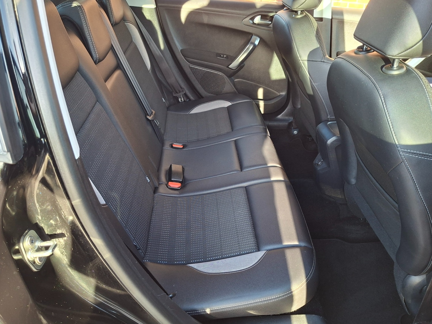 Used Peugeot 2008 2014 for sale - 76905735: Photo 11