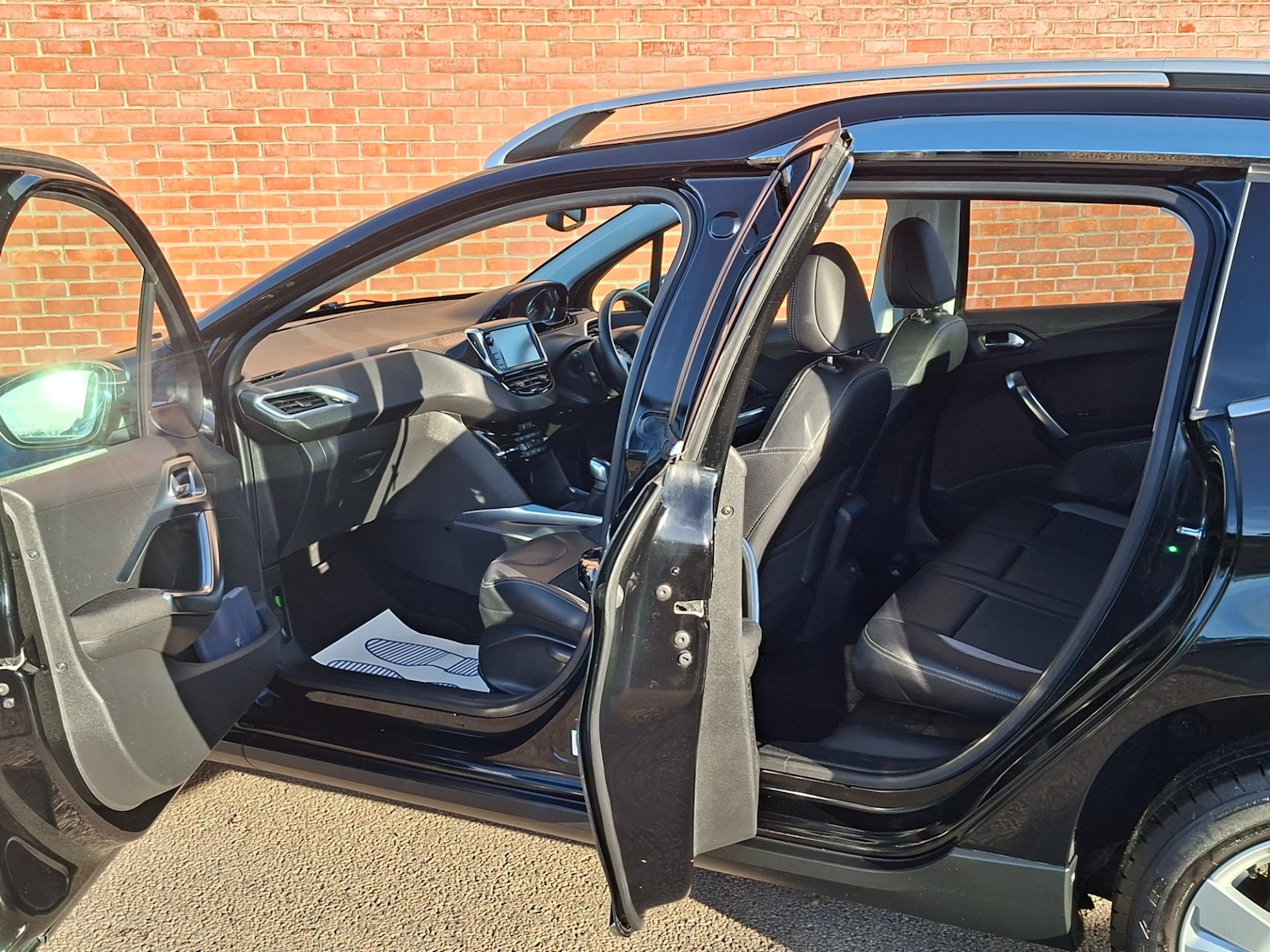 Used Peugeot 2008 2014 for sale - 76905735: Photo 13