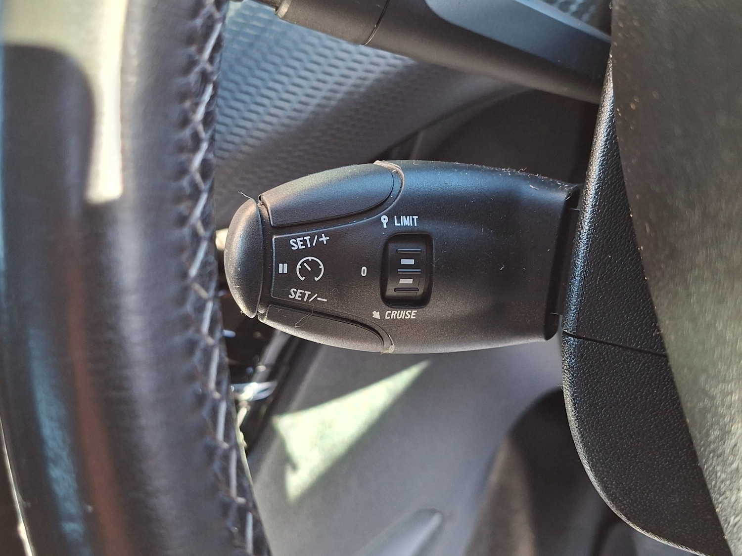 Used Peugeot 2008 2014 for sale - 76905735: Photo 23