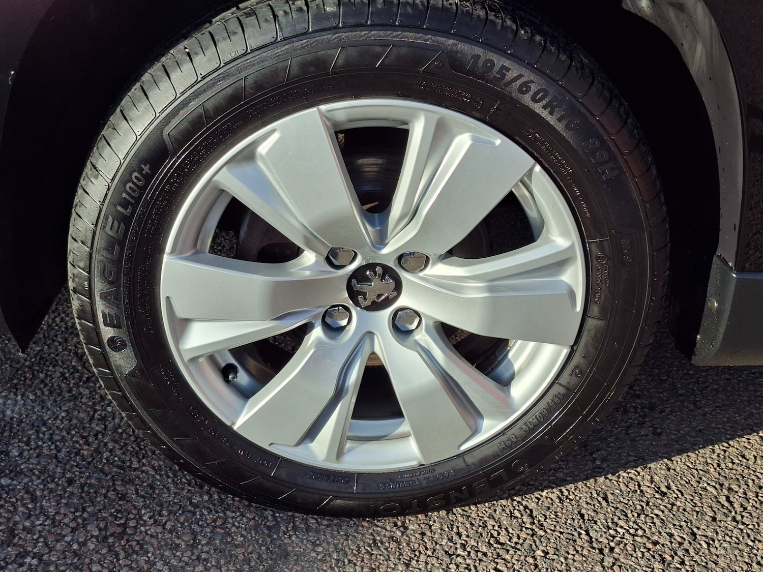 Used Peugeot 2008 2014 for sale - 76905735: Photo 26