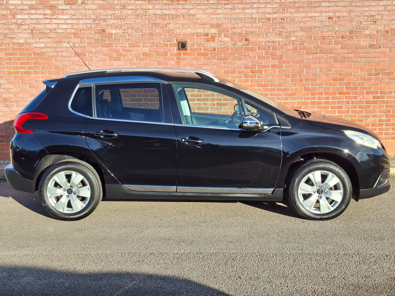 Used Peugeot 2008 2014 for sale - 76905735: Photo 8