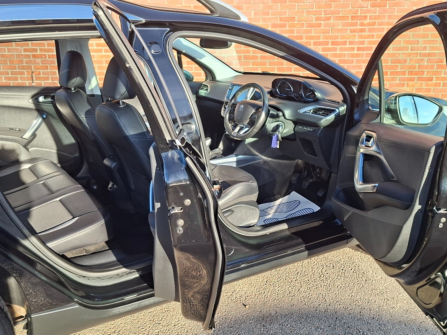 Used Peugeot 2008 2014 for sale - 76905735: Photo 9