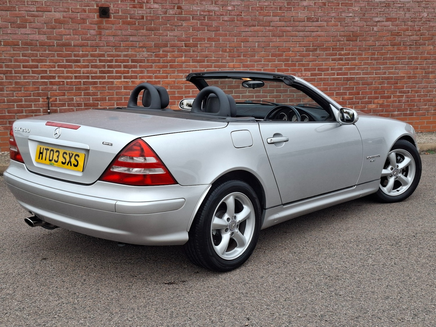 Used Mercedes-Benz SLK 2003 for sale - 76302954: Photo 4