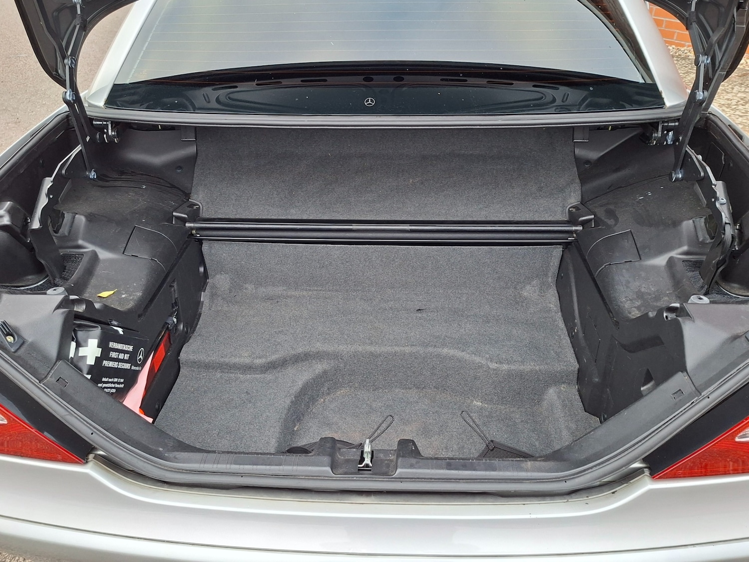 Used Mercedes-Benz SLK 2003 for sale - 76302954: Photo 8