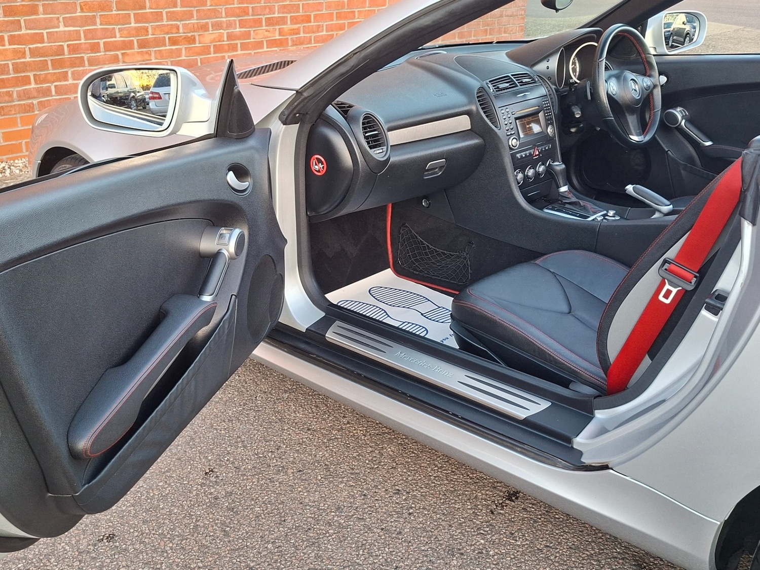 Used Mercedes-Benz SLK 2010 for sale - 76387431: Photo 13