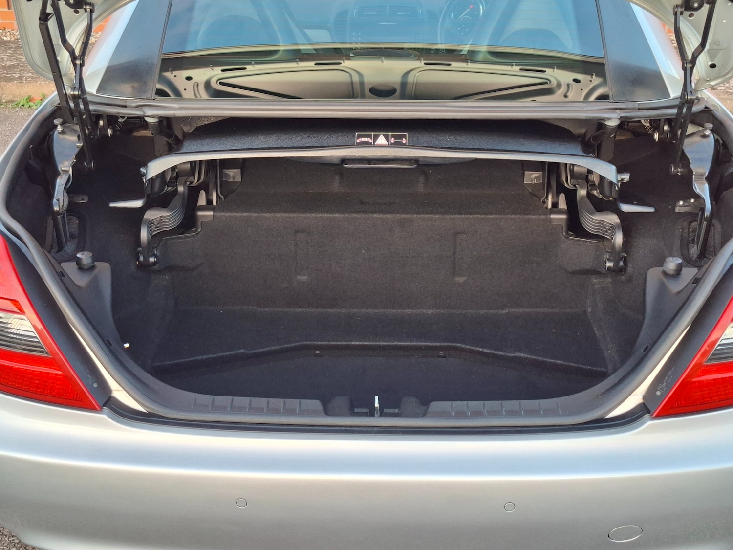 Used Mercedes-Benz SLK 2010 for sale - 76387431: Photo 19