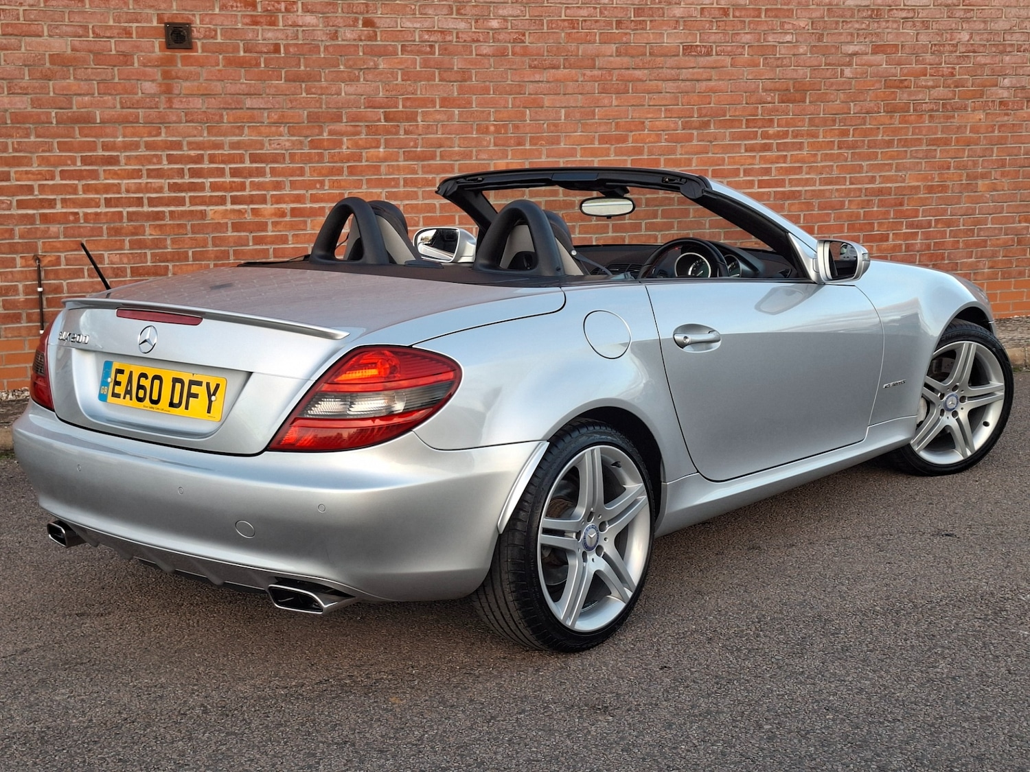 Used Mercedes-Benz SLK 2010 for sale - 76387431: Photo 8